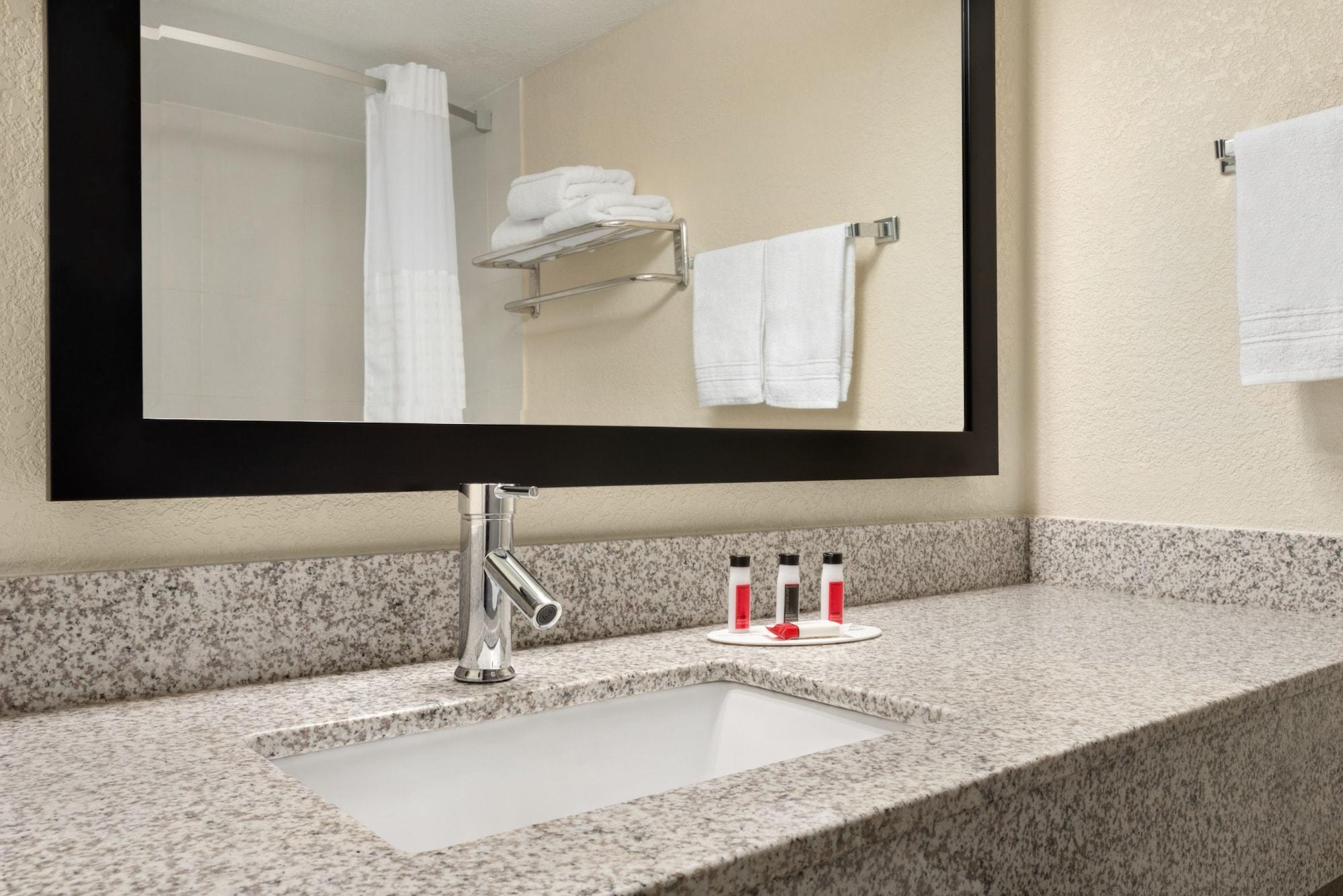 Super 8 By Wyndham Des Moines Hotel Luaran gambar