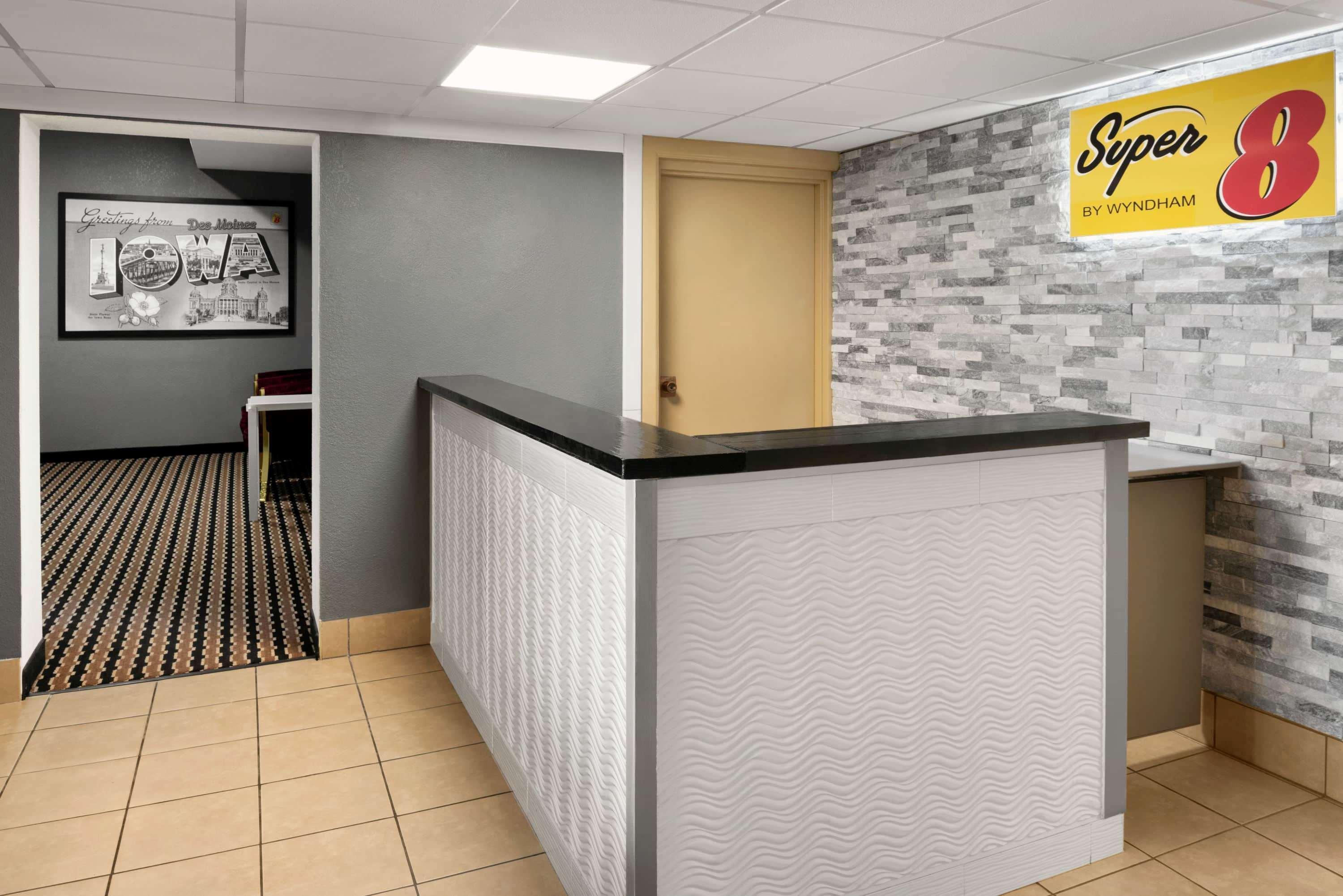 Super 8 By Wyndham Des Moines Hotel Luaran gambar