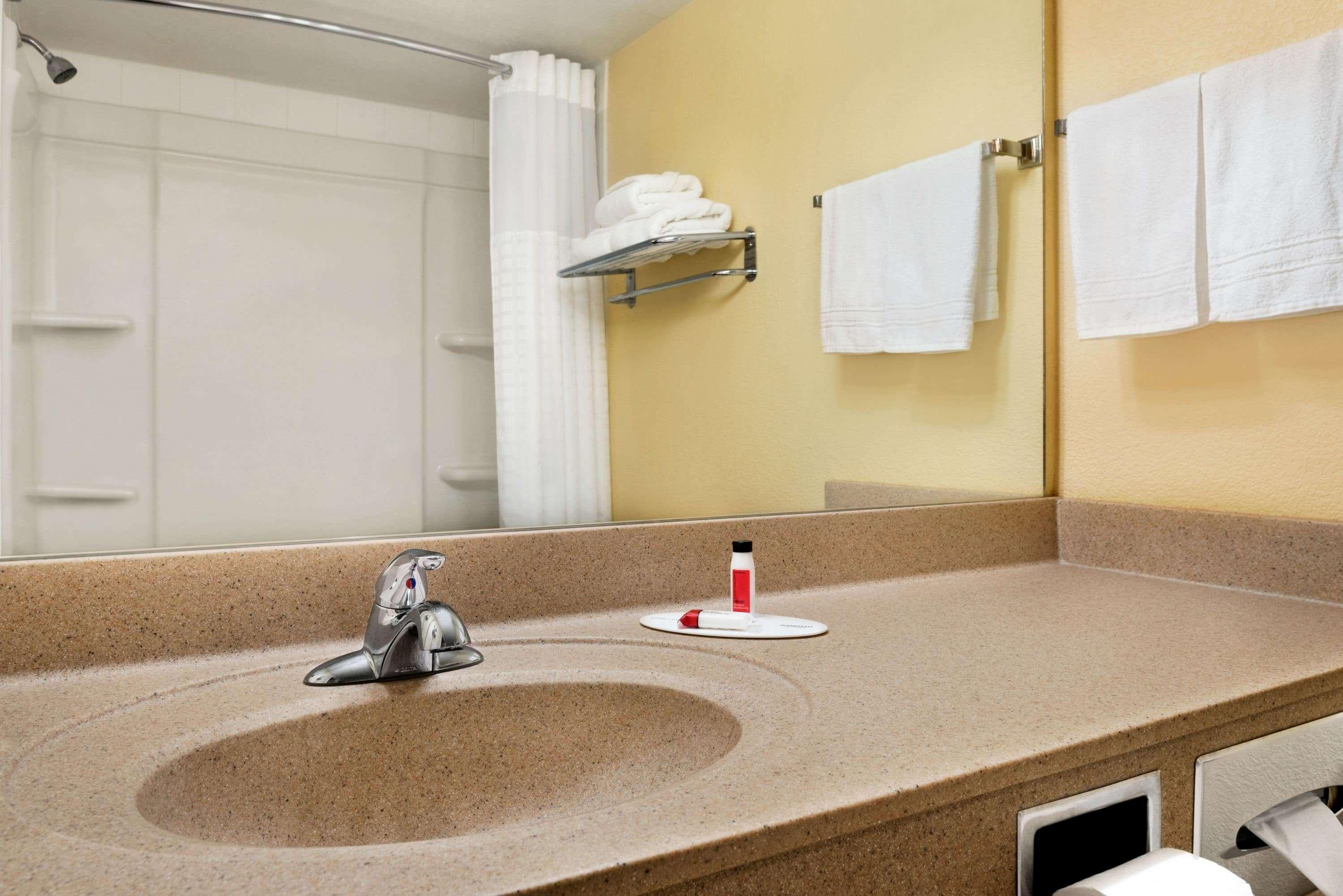 Super 8 By Wyndham Des Moines Hotel Luaran gambar