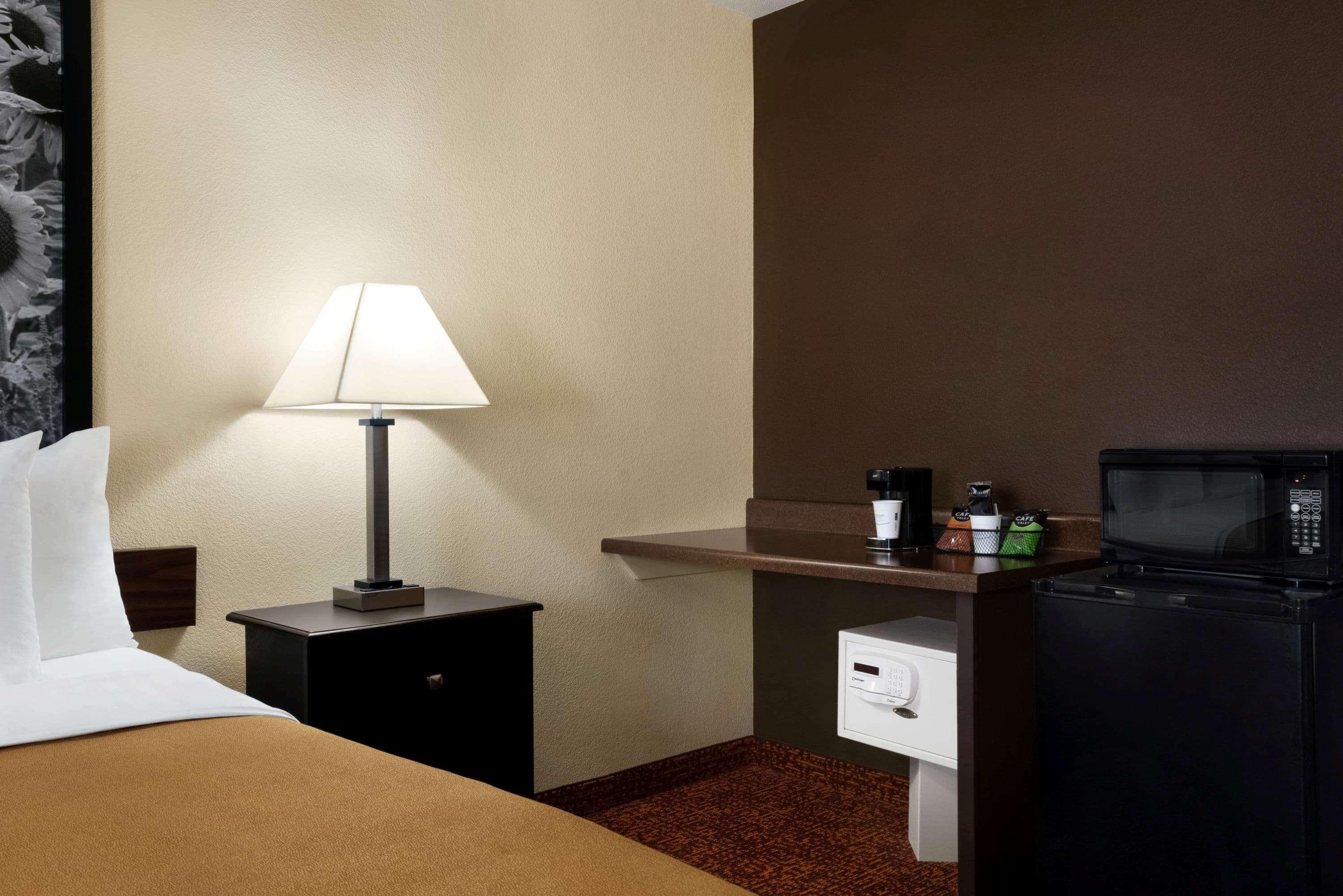 Super 8 By Wyndham Des Moines Hotel Luaran gambar
