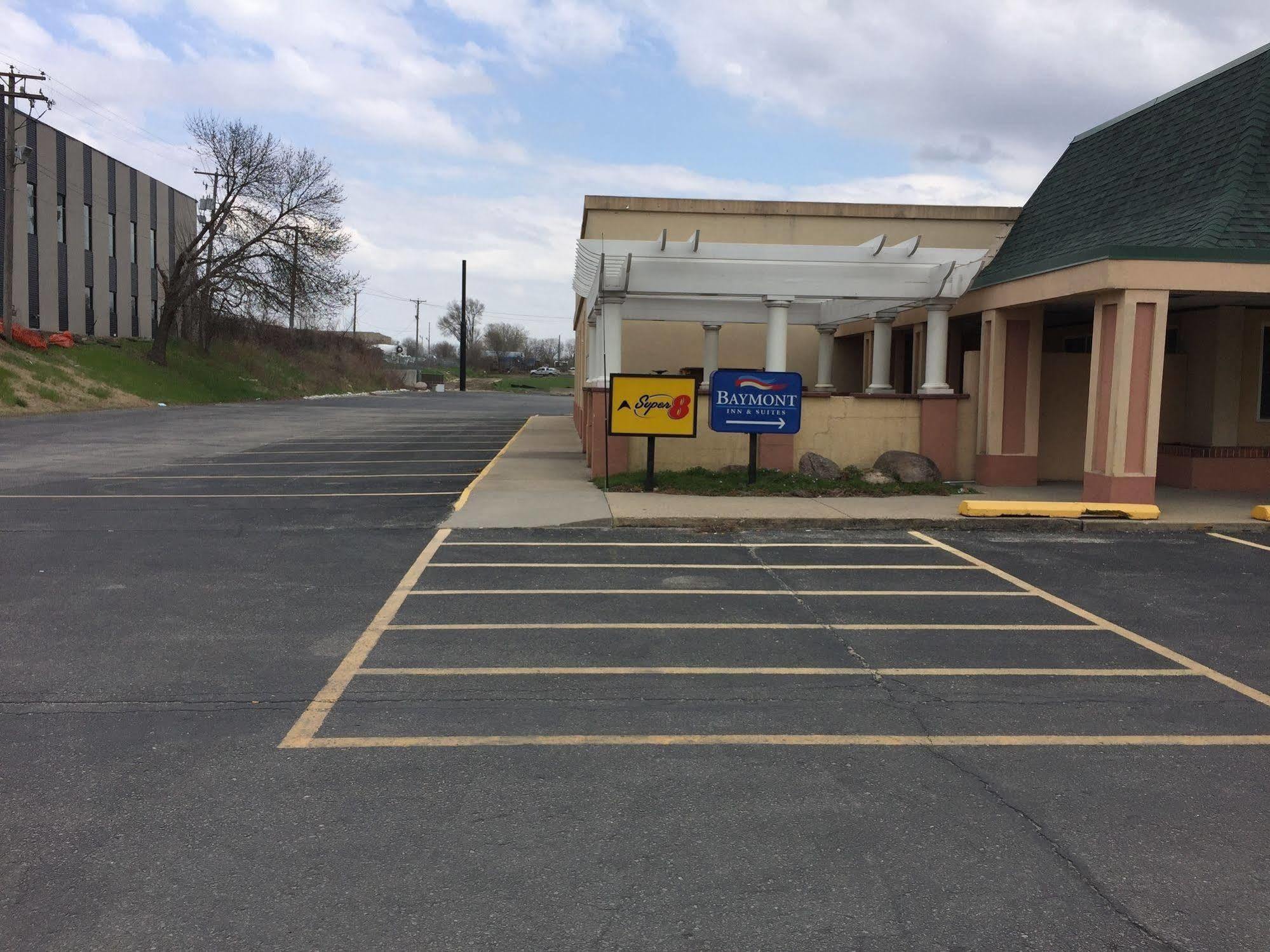 Super 8 By Wyndham Des Moines Hotel Luaran gambar