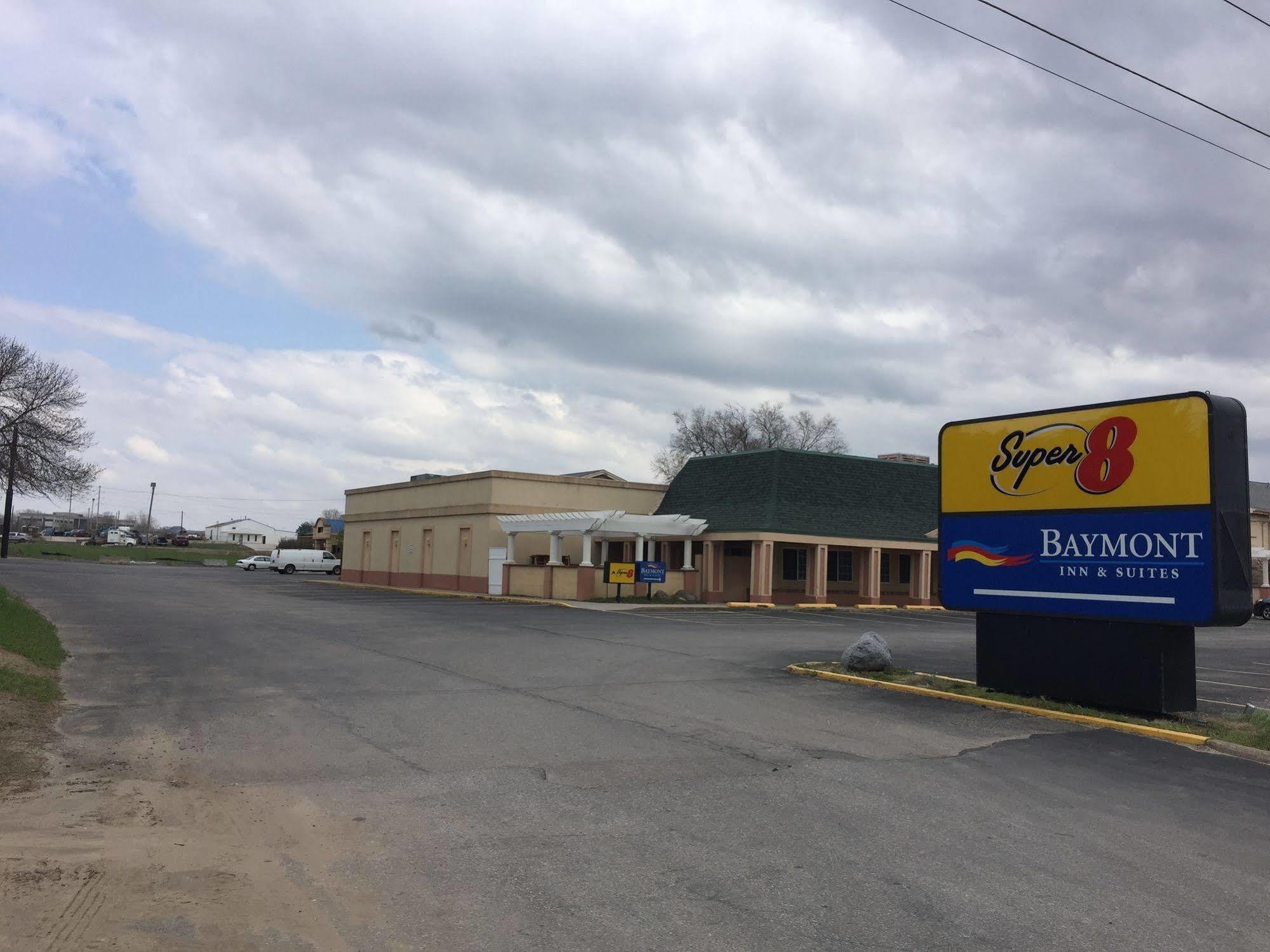 Super 8 By Wyndham Des Moines Hotel Luaran gambar